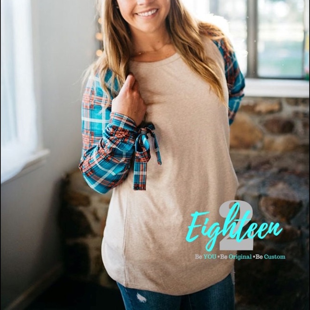 Beautiful soft plaid long sleeve top